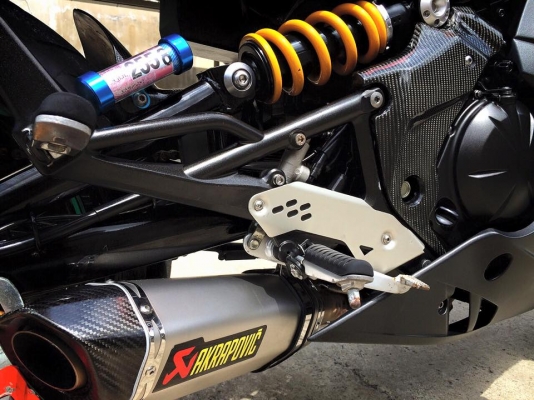 KAWASAKI NINJA 650 ABS ปี2011งามๆมาพร้อมท่อAKRAPOVIC FULL คาร์บอนเคฟล่าทั้งคัน