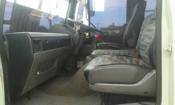 HINO FD3HLA เครื่อง180 แรง HO7C กะบะยาว 6 เมตร ยาง825 เล่มพร้อมโอน