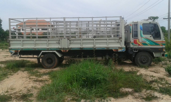 HINO FD3HLA เครื่อง180 แรง HO7C กะบะยาว 6 เมตร ยาง825 เล่มพร้อมโอน