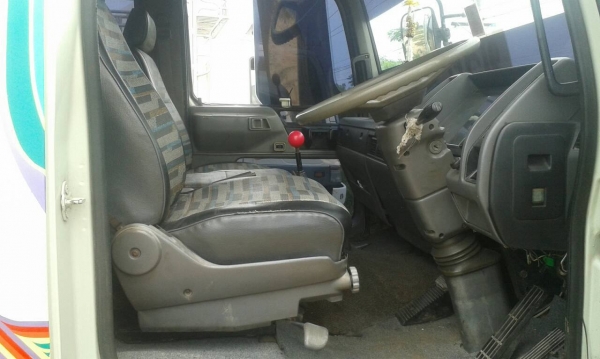 HINO FD3HLA เครื่อง180 แรง HO7C กะบะยาว 6 เมตร ยาง825 เล่มพร้อมโอน