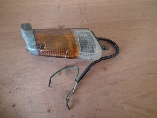 ไฟเลี้ยวดรีม คุรุ R