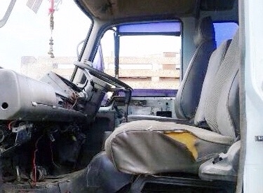 NISSAN UD CW 30M 260 HP PD6 สิบล้อ 2 เพลา เทรลเลอร์ท้ายลาดขึ้นรถแบ็คโฮร PC 200 รถสวยสภาพดีมากครับพร้อมใช้งาน เครื่องแน่นแรงดีไม่มีเยิ้ม หัวเก๋ง CONVOY ยังไม่แจ้งลงเล่มขายตามสภาพครับ ภายในเก๋งคอนโซลสวยครบพร้อม พวงมาลัยเพาเวอร์ ระบบเบรคทริ๊ปฟี้ครบครัน ช่วงล