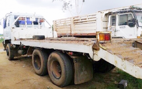 NISSAN UD CW 30M 260 HP PD6 สิบล้อ 2 เพลา เทรลเลอร์ท้ายลาดขึ้นรถแบ็คโฮร PC 200 รถสวยสภาพดีมากครับพร้อมใช้งาน เครื่องแน่นแรงดีไม่มีเยิ้ม หัวเก๋ง CONVOY ยังไม่แจ้งลงเล่มขายตามสภาพครับ ภายในเก๋งคอนโซลสวยครบพร้อม พวงมาลัยเพาเวอร์ ระบบเบรคทริ๊ปฟี้ครบครัน ช่วงล