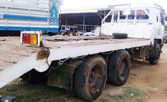 NISSAN UD CW 30M 260 HP PD6 สิบล้อ 2 เพลา เทรลเลอร์ท้ายลาดขึ้นรถแบ็คโฮร PC 200 รถสวยสภาพดีมากครับพร้อมใช้งาน เครื่องแน่นแรงดีไม่มีเยิ้ม หัวเก๋ง CONVOY ยังไม่แจ้งลงเล่มขายตามสภาพครับ ภายในเก๋งคอนโซลสวยครบพร้อม พวงมาลัยเพาเวอร์ ระบบเบรคทริ๊ปฟี้ครบครัน ช่วงล