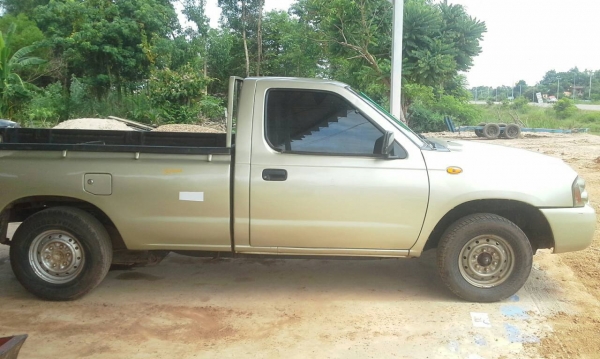 NISSAN FRONTIER 2.7 ปี46 แอร์เย็น คัชีเดิม คานหน้ามีตัวเลขเดิม กันร้อนเดิม