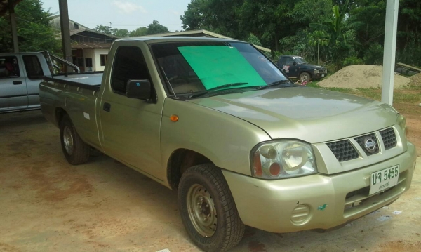 NISSAN FRONTIER 2.7 ปี46 แอร์เย็น คัชีเดิม คานหน้ามีตัวเลขเดิม กันร้อนเดิม