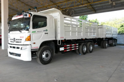 ขายรถใหม่รถบรรทุก 22 ล้อพ่วงแม่ลูกดัมพ์ HINO MEGA FM2P 380 แรงม้าปี 2558 ลูกพ่วงอู่พนัส 3 เพลา ขายดาวน์15\% 678000