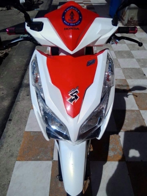 Honda Click 125 i รุ่น tune up สีขาวแดง รถสวย เดิมๆ ขับดีมาก