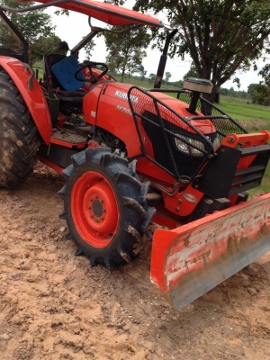 คูโบต้าm7040พร้อมลุยงานตามรูปเลยครับ ประหยัดน้ำมันสุดๆเพียงวันละ700-800บ่อต่อวันเท่านั้น