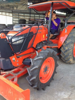 คูโบต้าm7040พร้อมลุยงานตามรูปเลยครับ ประหยัดน้ำมันสุดๆเพียงวันละ700-800บ่อต่อวันเท่านั้น