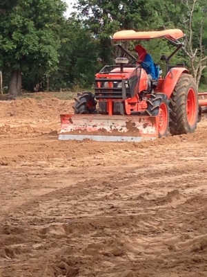 คูโบต้าm7040พร้อมลุยงานตามรูปเลยครับ ประหยัดน้ำมันสุดๆเพียงวันละ700-800บ่อต่อวันเท่านั้น