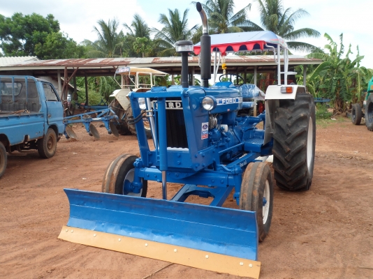 ขายรถไถ FORD 6600 T5 เสื้อเรียบ เช็คใหม่หมด จัดให้สำหรับท่านที่ชอบรถสภาพเดิมๆ หางสามและใบมีด พร้อมลุย