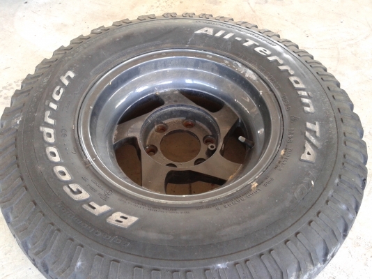 ขายล้อแม็กขอบ15กว้าง8พร้อมยาง31นิ้ว