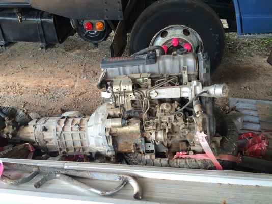 ขายเครื่องพร้อมเกียร์ฟอร์ดWL 2500 น้ำแห้ง