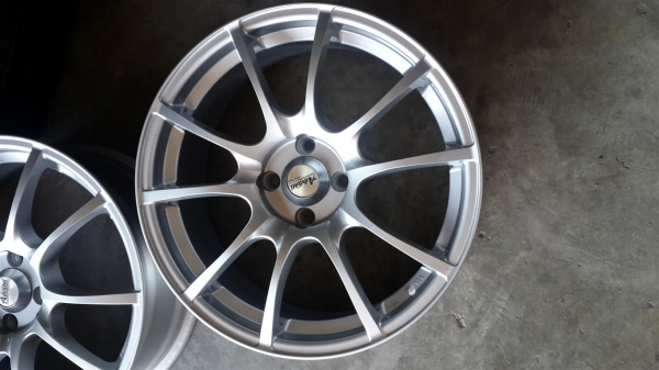 แม็กซ์ ขอบ 17 4 รู 100 สวยๆ แม็กซ์ ขอบ 17 4 รู 100 สวยๆ