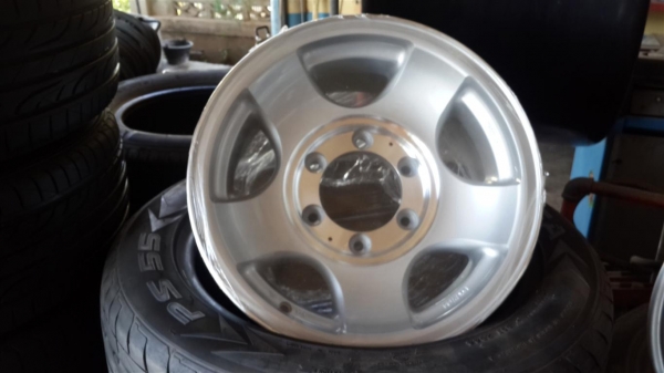 แม็กซ์ ขอบ 15  6 รู สวยๆ