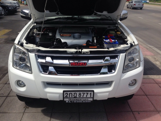 ISUZU D-MAX 4 ประตู AUTO ปี 2010 รถสวยจัด ARIBAG คู่หน้า เบรค ABS กระจกไฟฟ้า มีจอ TV ล้อ MAX เครื่อง ช่วงล่าง แน่น สีสวย รถพร้อมใช้งาน จัดไฟแนนได้