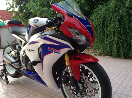 ขาย.CBR1000ปี2008.HRCสรรพสารมิตรแท้ รถสวยเครื่องดีมากครับ