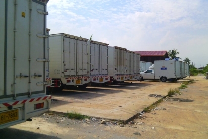 หกล้อ อีซูซุ NQR 175 ปี56 บรรทุกตู้สวยหุ้มมีเนียม สภาพดีสวยเดิมจากห้าง เอกสาร แจ้งทะเบียนโอน มือแรก