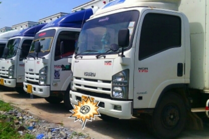 หกล้อ อีซูซุ NQR 175 ปี56 บรรทุกตู้สวยหุ้มมีเนียม สภาพดีสวยเดิมจากห้าง เอกสาร แจ้งทะเบียนโอน มือแรก