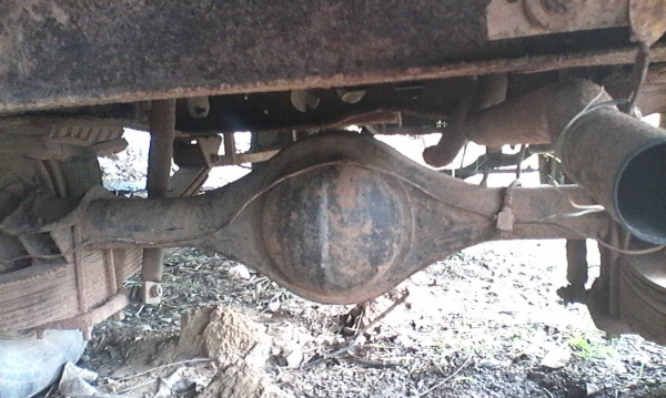 ขาย ISUZU  เอลฟ์ ไม่มีเครื่องไม่มีเกียร์  ช่วงล่างเพลาลอย ขายตามสภาพ