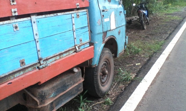 ขาย ISUZU  เอลฟ์ ไม่มีเครื่องไม่มีเกียร์  ช่วงล่างเพลาลอย ขายตามสภาพ