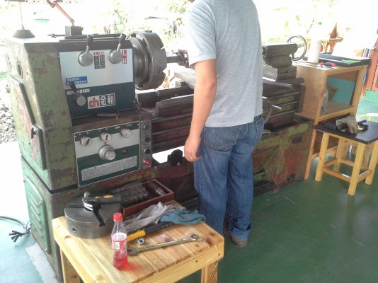 เครื่องกลึง 6 ฟุต CHINHUNG 460x1000 พร้อมใช้งาน เครื่องจักรอยู่ที่บ้านผมครับ คลองสามวา กรุงเทพฯ เครื่องกลึง 6 ฟุต CHINHUNG 460x1000 พร้อมใช้งาน เครื่องจักรอยู่ที่บ้านผมครับ คลองสามวา กรุงเทพฯ