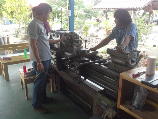 เครื่องกลึง 6 ฟุต CHINHUNG 460x1000 พร้อมใช้งาน เครื่องจักรอยู่ที่บ้านผมครับ คลองสามวา กรุงเทพฯ เครื่องกลึง 6 ฟุต CHINHUNG 460x1000 พร้อมใช้งาน เครื่องจักรอยู่ที่บ้านผมครับ คลองสามวา กรุงเทพฯ