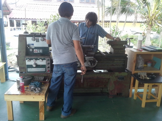 เครื่องกลึง 6 ฟุต CHINHUNG 460x1000 พร้อมใช้งาน เครื่องจักรอยู่ที่บ้านผมครับ คลองสามวา กรุงเทพฯ เครื่องกลึง 6 ฟุต CHINHUNG 460x1000 พร้อมใช้งาน เครื่องจักรอยู่ที่บ้านผมครับ คลองสามวา กรุงเทพฯ