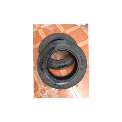 ขายยาง195-65-15ปี11,12สี่เส้น