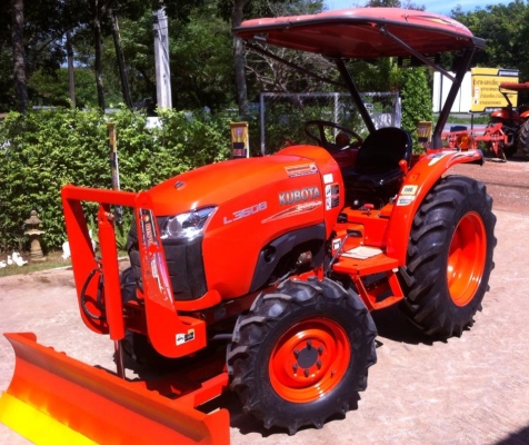 ขายรถไถ Kubota L3608(4WD) พร้อมใบมีดและผานบุกเบิกช้างDP224F รถไร่ สวยๆ พร้อมใช้งาน
