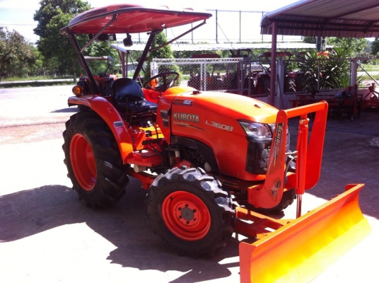 ขายรถไถ Kubota L3608(4WD) พร้อมใบมีดและผานบุกเบิกช้างDP224F รถไร่ สวยๆ พร้อมใช้งาน