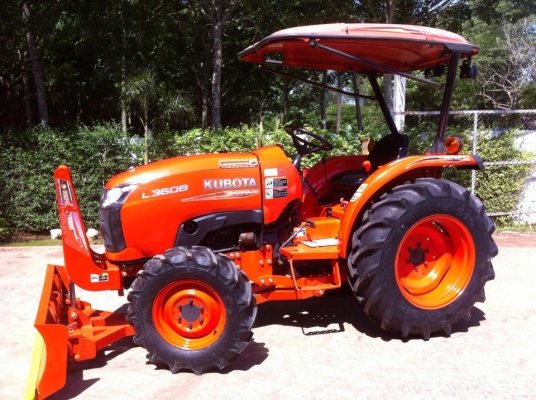 ขายรถไถ Kubota L3608(4WD) พร้อมใบมีดและผานบุกเบิกช้างDP224F รถไร่ สวยๆ พร้อมใช้งาน ขายรถไถ Kubota L3608(4WD) พร้อมใบมีดและผานบุกเบิกช้างDP224F รถไร่ สวยๆ พร้อมใช้งาน