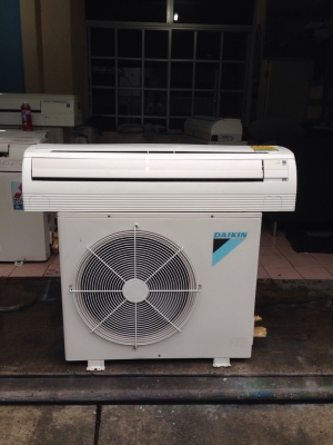 **** ขายแอร์ DAIKIN 18000 BTU สภาพสวย ****