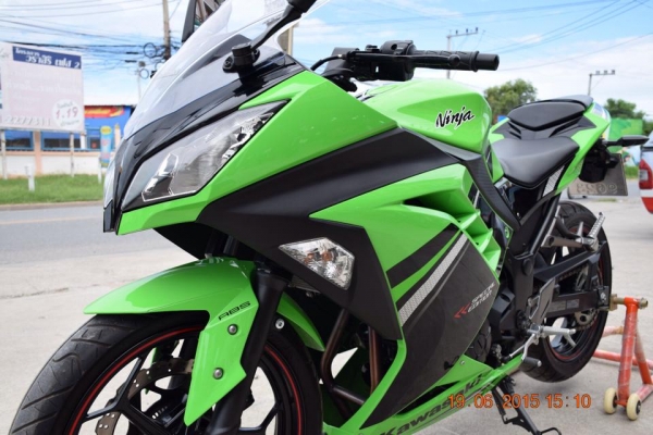 Kawazaki Ninja 300 Abs สีเขียว ปี 56 สภาพสวย เดิม ๆ ป้ายแดงยังไงยังงั้น