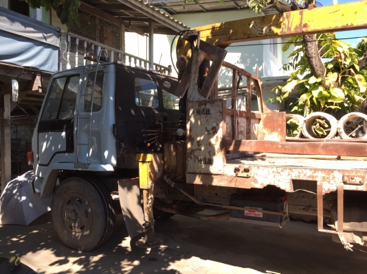 ขาย ตามสภาพหกล้อ ติดเครน