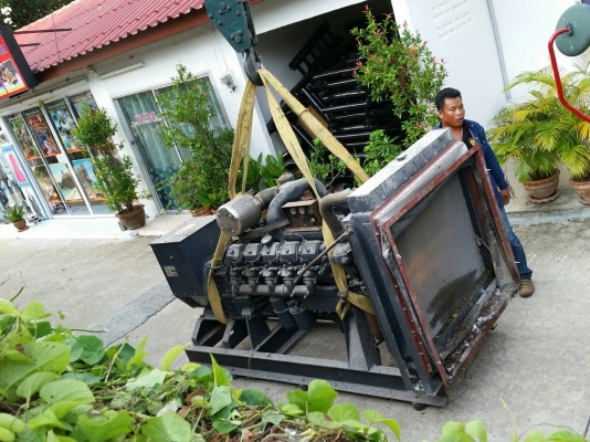 เครื่องปั่นไฟสแตนฟอดร์ 160 kvaสภาพเดิมๆครับเป็นของสแตนฟอดร์ ขนาด 160 kva ครับ  เครื่องดีพร้อมใช้ครับ  สนใจสอบถามราคาคุยกันได้ครับ