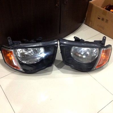 ไฟหน้า Triton 1 คู่ ของแท้ ตจวส่งได้ครับ