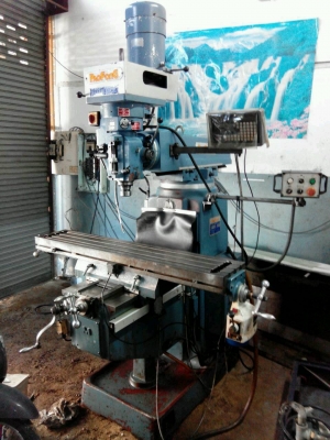 ขายด่วน เครื่องมิลลิ่ง M4-5 ใต้หวัน ยี่ห้อ PAOFONG ปี 2010 ยังใหม่มาก พร้อมใช้งาน สวย มีลืเนี่ย มีฟีดออโต้ ขึ้น -ลง , ซ้าย-ขวา เครื่องยังแน่นฟิตดี ขายราคา 155,000 บาท ต่อรองราคาได้ สนใจคุยได้ครับ เล็ก ชลบุรี 086-3237681