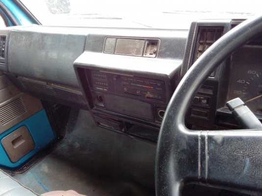 ขาย 6 ล้อ ISUZU NKR 110 แรง รถห้างแท้((ดาวน์ 108000บาท ออกรถได้เลย อนุมัติเร็ว 2ช.ม) เครื่องแห้ง แน่นๆ (4BE1 ฝาดำ) ช่วงล่างแน่น เบรคหัวทิ่ม แซสซีเยี่ยมๆ สวยจัดสวยเดิมๆทั้งเส้น พื้นกระบะปูเหล็กหนาๆแข็งแรง คอกเหล็กสูง