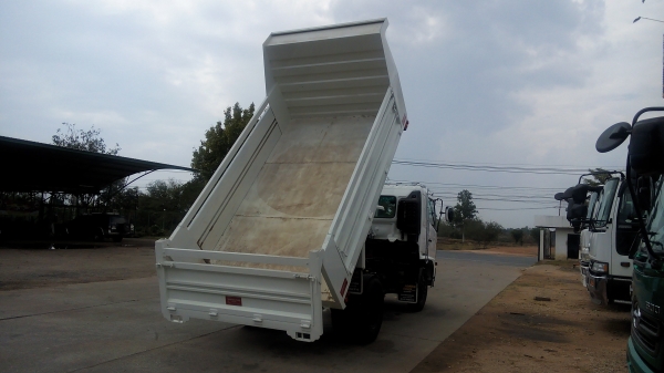 ขาย 6 ล้อ สวยๆสักคัน HINO MEGA เครื่อง HO7C 185 แรงม้ากระบะดั้มพ์ดิน สวยๆพร้อมทะเบียน กระบะดั้มพ์ 3.80 เมตร สวยๆเลย สนใจโทร