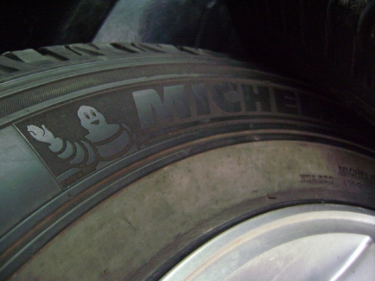 ล้อเดิมดีแม็กพร้อมยาง 245/70/16