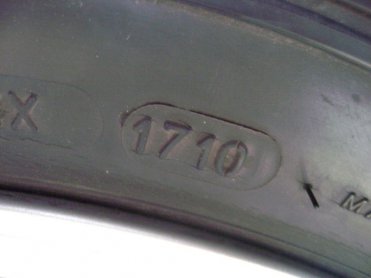 ล้อเดิมดีแม็กพร้อมยาง 245/70/16