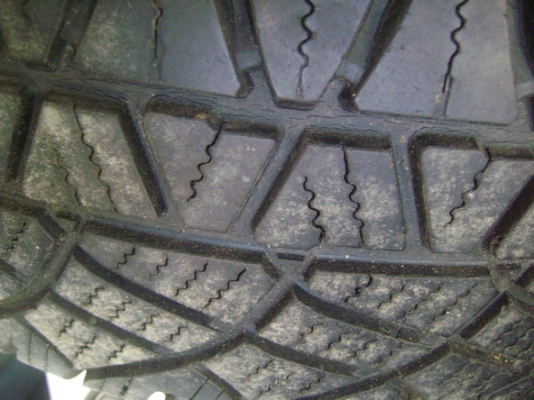 ล้อเดิมดีแม็กพร้อมยาง 245/70/16