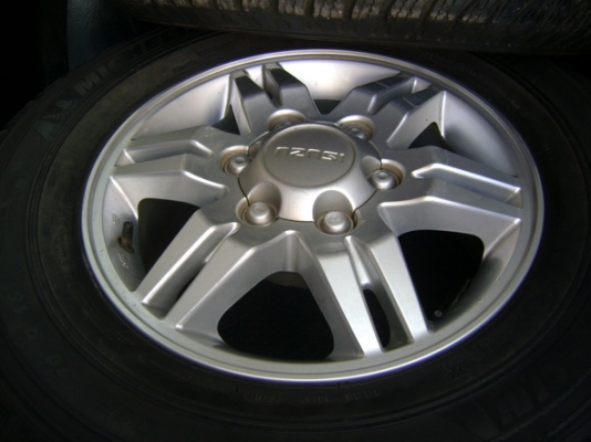 ล้อเดิมดีแม็กพร้อมยาง 245/70/16