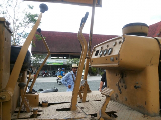 ขายรถแทรคเตอร์ KOMATSU D50A-15 ราคา 270000 ขายรถแทรคเตอร์ KOMATSU D50A-15 ราคา 270000