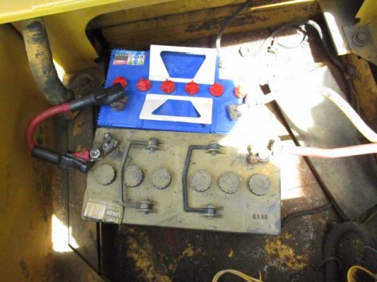 รถขุด KOMATSU PC210