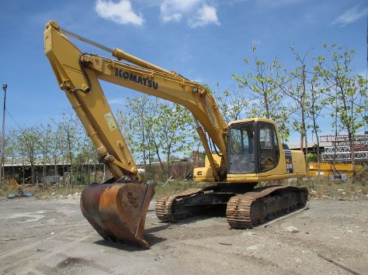 รถขุด KOMATSU PC210
