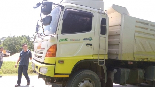 ขายรถบรรทุก 22 ล้อพ่วงแม่ลูกดัมพ์ HINO MEGA FM2P 380 แรงม้าปี 2554 ลูกพ่วงสามมิตร 3 เพลา ราคา 2400000