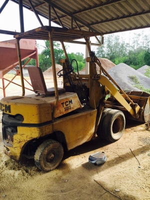 ขายรถตัก เล็ก TCM sd12 ใช้งานได้ติดต่อ097-2323923